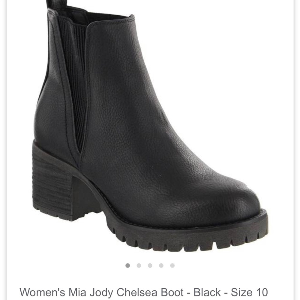 MIA Jody Chelsea Boots (Black)